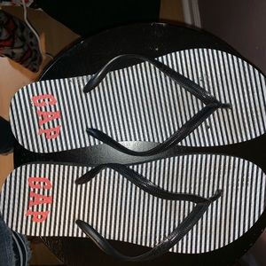 GAP SANDALS